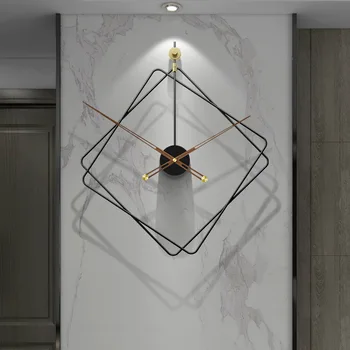 Метални черни стенни часовници Уникални корейски, европейски стенен часовник на батерии Nordic Creative Light Luxury Reloj De Pared Home Decor