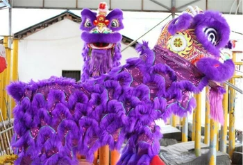 Традиционен китайски талисман костюм на танца на лъва на народното творчество, вълнен костюм южен лъв за двама възрастни, на костюмите за честването на храма