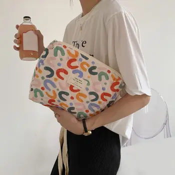 Нова корейска стеганая косметичка за грим за жените, преносима чанта за тоалетни, дамски чанти, организаторите с цветен модел, косметичка за съхранение