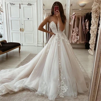 Сватбена рокля мечта трапецовидна форма BridalAffair в стил бохо с V-образно деколте, дантелени сватбени рокли с аппликацией, тюлевое плажна рокля за парти на принцесата